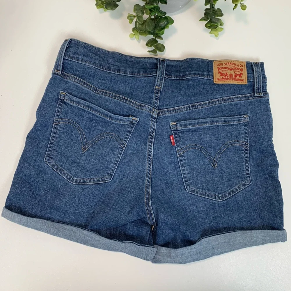 Levi’s Women’s Distressed Denim Cutoff Shorts Size 29 - Picture 2 of 10